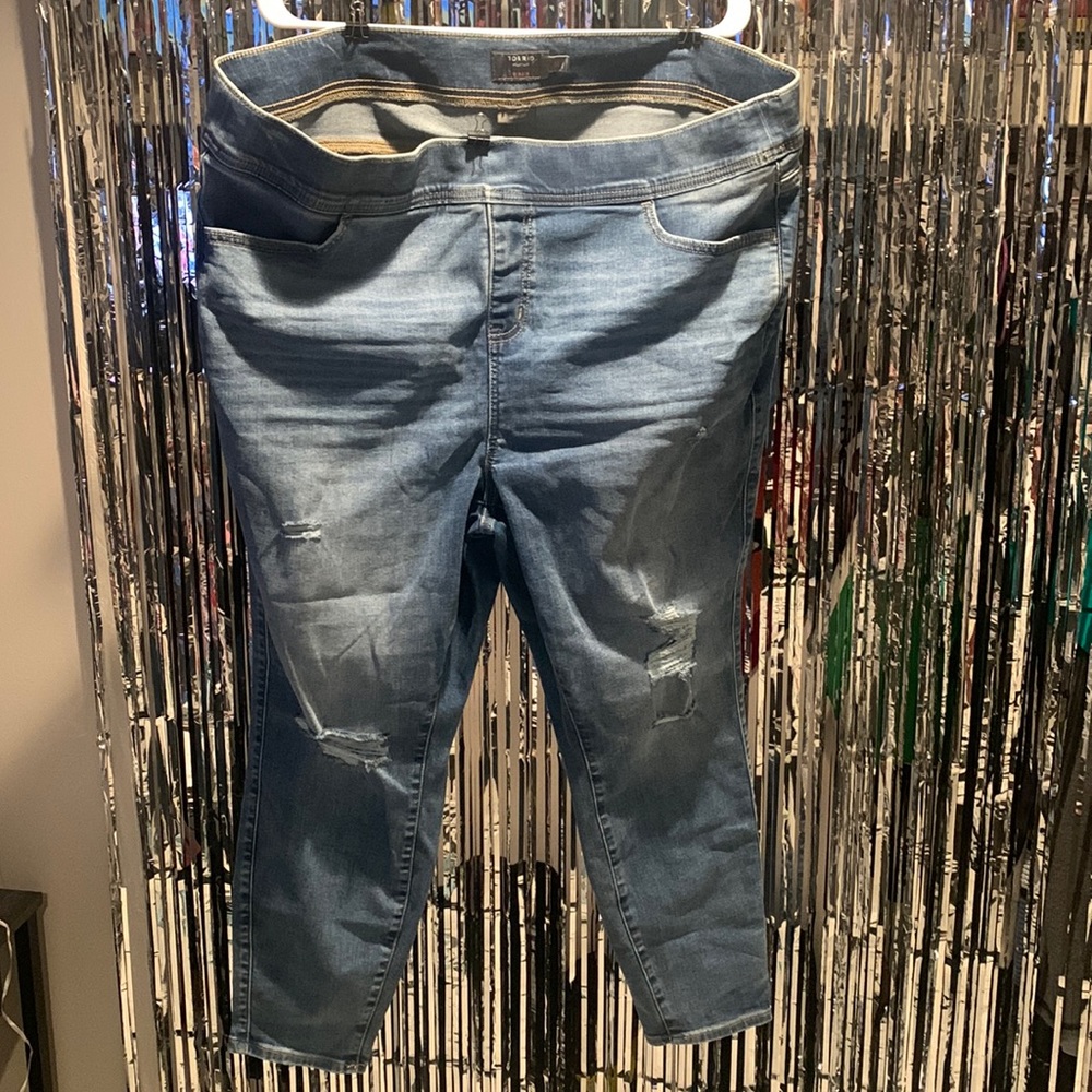 TORRID Super Soft Ripped Denim Size 3 Short